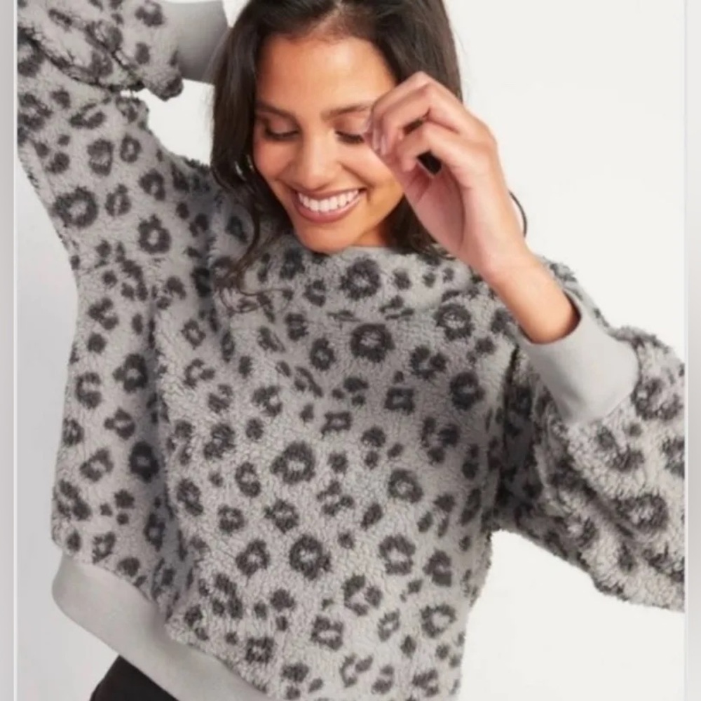 Old Navy Textured Gray Animal Print Sweater